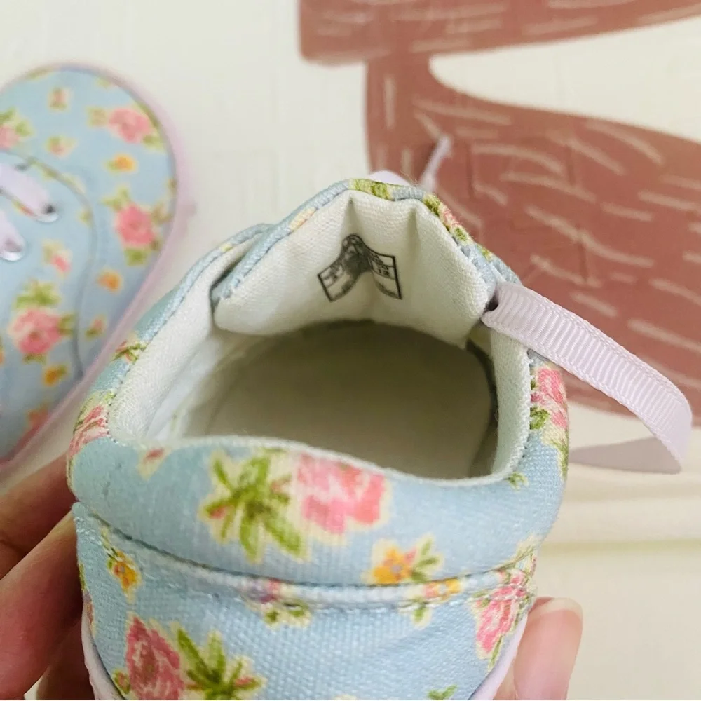 Ralph Lauren Polo Light Blue and Pink Floral Canvas Baby Shoes size 3 GUC